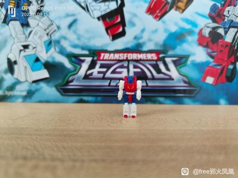 In Hand Image Of HasLab Transformers Victory Saber  (11 of 27)